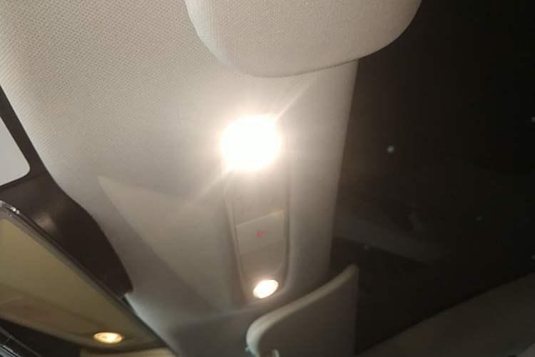 Used Tesla Model 3 2022 Rear-Wheel-Drive Version Headliner