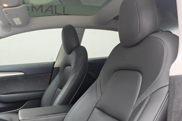 Used Tesla Model 3 2022 Rear-Wheel-Drive Version Interior 4