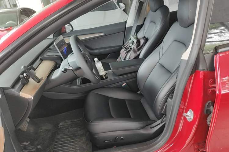 Used Tesla Model 3 2022 Rear-Wheel-Drive Version Left Front Seat