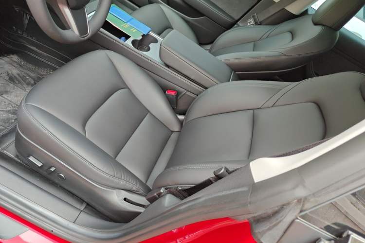 Used Tesla Model 3 2022 Performance High-Performance All-Wheel-Drive Version Left Front Seat