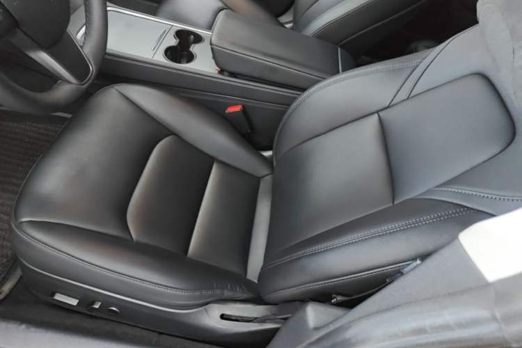 Used Tesla Model 3 2022 Rear-Wheel-Drive Version Left Front Seat