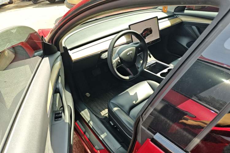 Used Tesla Model 3 2022 Rear-Wheel-Drive Version Left Front Seat