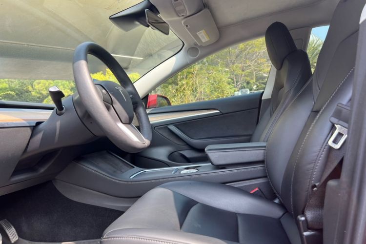 Used Tesla Model 3 2022 Rear-Wheel-Drive Version Left Front Seat