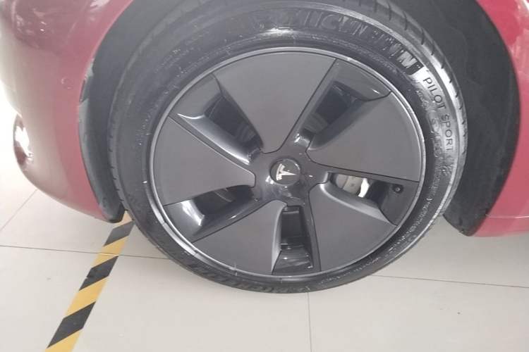 Used Tesla Model 3 2022 Rear-Wheel-Drive Version Left Front Wheel Hub