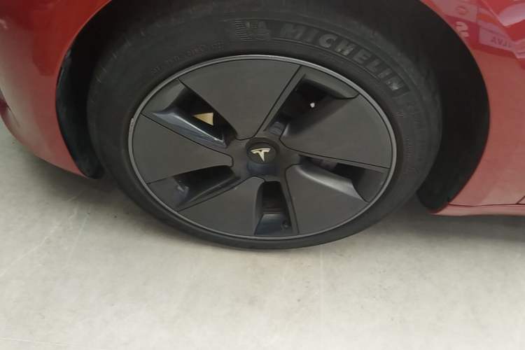Used Tesla Model 3 2022 Rear-Wheel-Drive Version Left Front Wheel Hub