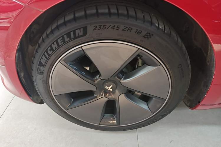 Used Tesla Model 3 2022 Rear-Wheel-Drive Version Left Front Wheel Hub