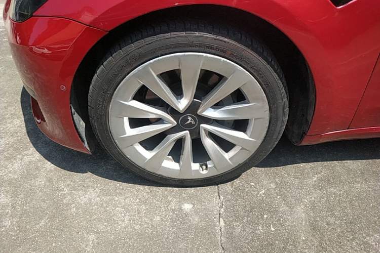 Used Tesla Model 3 2022 Rear-Wheel-Drive Version Left Front Wheel Hub