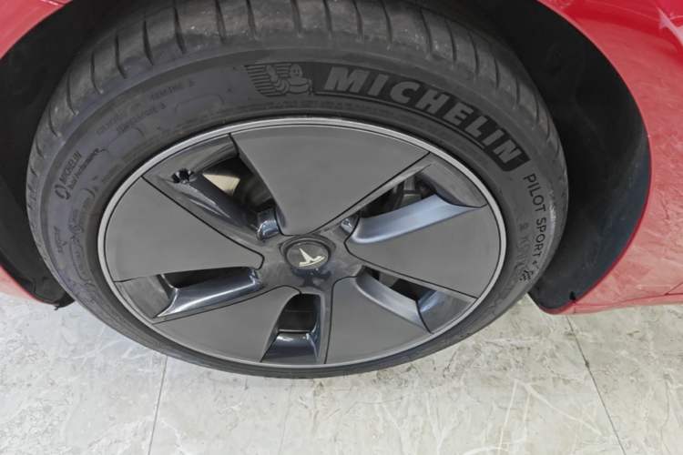 Used Tesla Model 3 2022 Rear-Wheel-Drive Version Left Front Wheel Hub