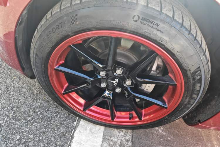 Used Tesla Model 3 2022 Rear-Wheel-Drive Version Left Front Wheel Hub