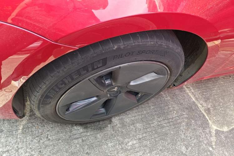 Used Tesla Model 3 2022 Rear-Wheel-Drive Version Left Front Wheel Hub