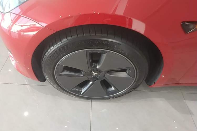 Used Tesla Model 3 2022 Rear-Wheel-Drive Version Left Front Wheel Hub