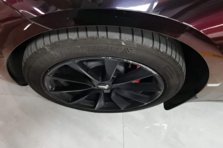 Used Tesla Model 3 2022 Rear-Wheel-Drive Version Left Front Wheel Hub