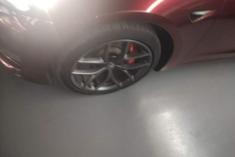 Used Tesla Model 3 2022 Performance High-Performance All-Wheel-Drive Version Left Front Wheel Hub