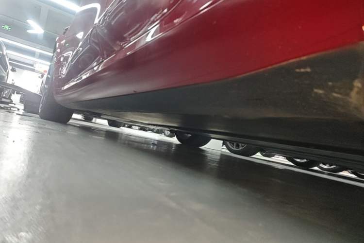 Used Tesla Model 3 2022 Performance High-Performance All-Wheel-Drive Version Left Side Sill