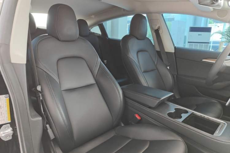 Used Tesla Model 3 2022 Rear-Wheel-Drive Version Right Front Seat