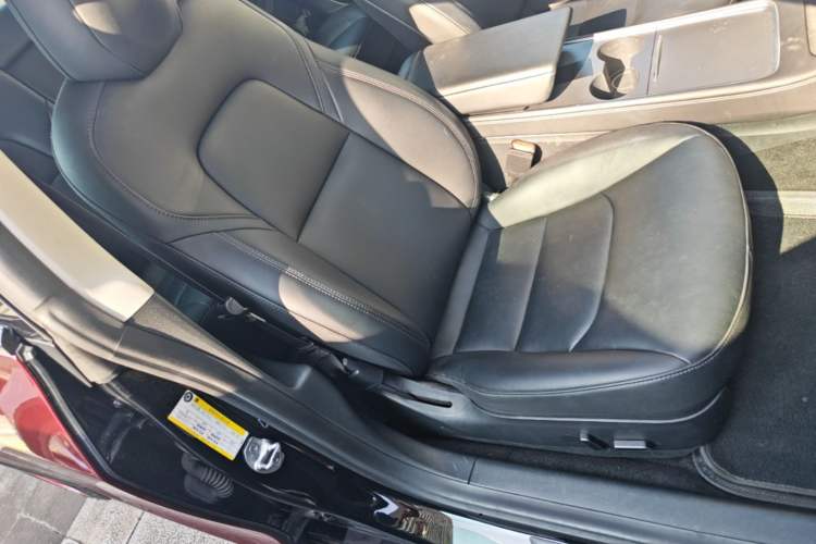 Used Tesla Model 3 2022 Rear-Wheel-Drive Version Right Front Seat