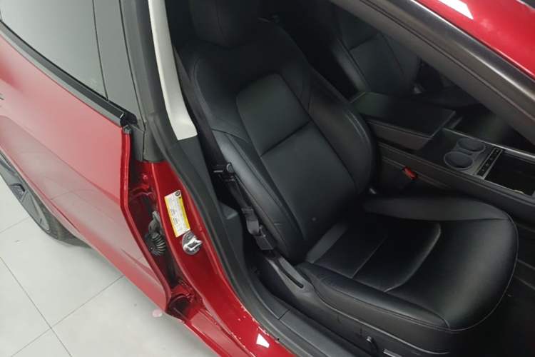Used Tesla Model 3 2022 Rear-Wheel-Drive Version Right Front Seat