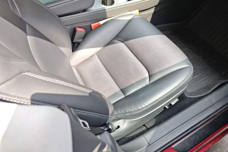 Used Tesla Model 3 2022 Rear-Wheel-Drive Version Right Front Seat