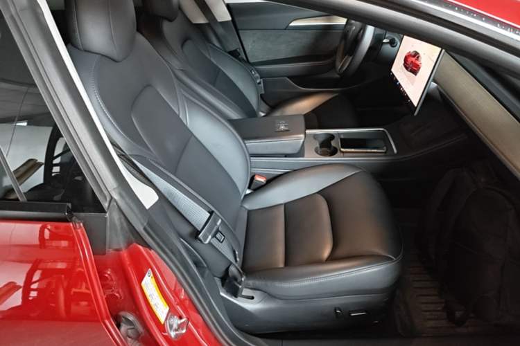 Used Tesla Model 3 2022 Rear-Wheel-Drive Version Right Front Seat