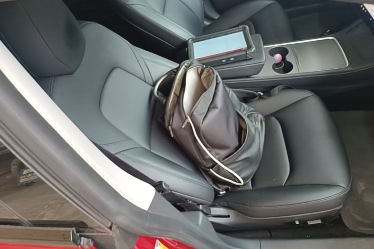 Used Tesla Model 3 2022 Rear-Wheel-Drive Version Right Front Seat