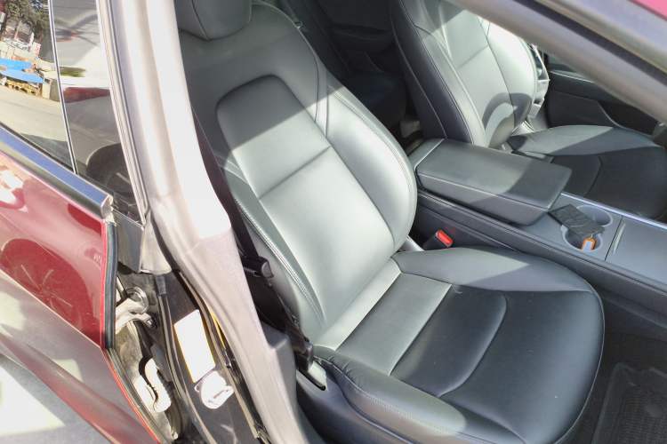 Used Tesla Model 3 2022 Rear-Wheel-Drive Version Right Front Seat