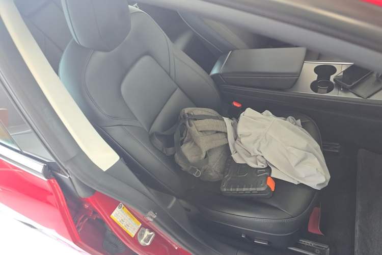Used Tesla Model 3 2022 Rear-Wheel-Drive Version Right Front Seat