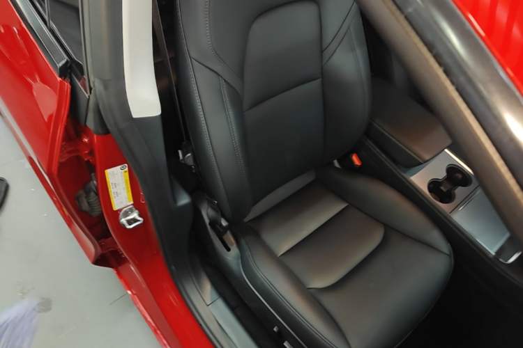 Used Tesla Model 3 2022 Rear-Wheel-Drive Version Right Front Seat