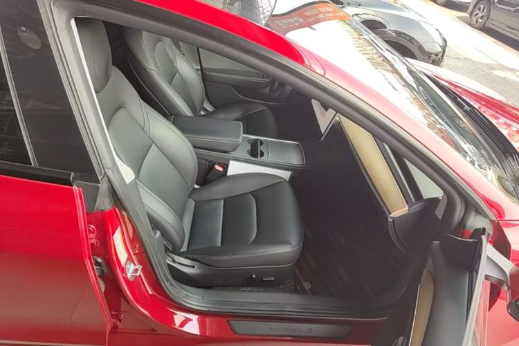 Used Tesla Model 3 2022 Rear-Wheel-Drive Version Right Front Seat