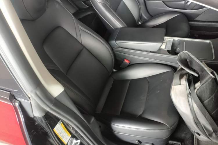 Used Tesla Model 3 2022 Rear-Wheel-Drive Version Right Front Seat