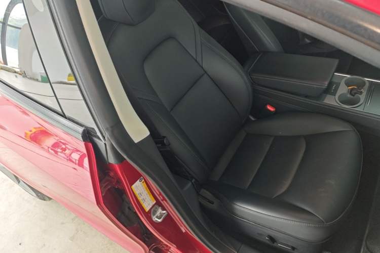Used Tesla Model 3 2022 Rear-Wheel-Drive Version Right Front Seat