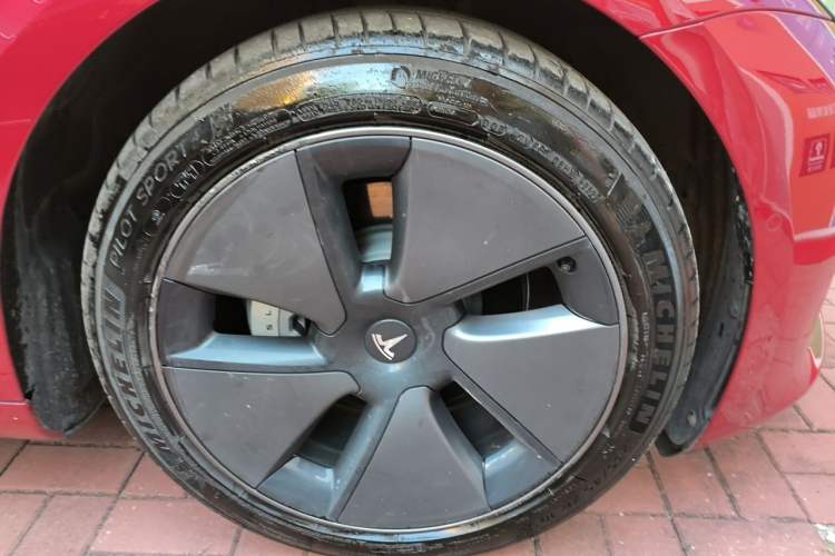 Used Tesla Model 3 2022 Rear-Wheel-Drive Version Right Front Wheel Hub