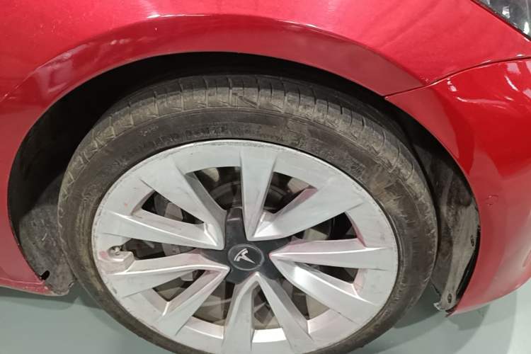 Used Tesla Model 3 2022 Rear-Wheel-Drive Version Right Front Wheel Hub