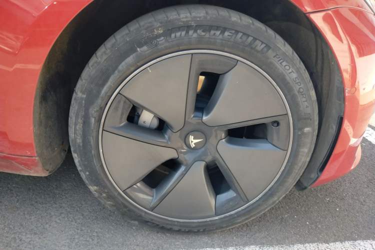 Used Tesla Model 3 2022 Rear-Wheel-Drive Version Right Front Wheel Hub