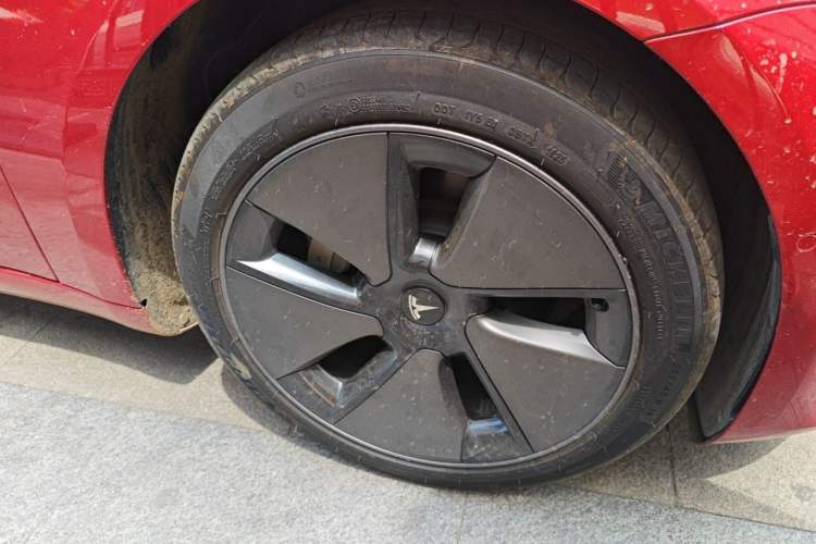 Used Tesla Model 3 2022 Rear-Wheel-Drive Version Right Front Wheel Hub