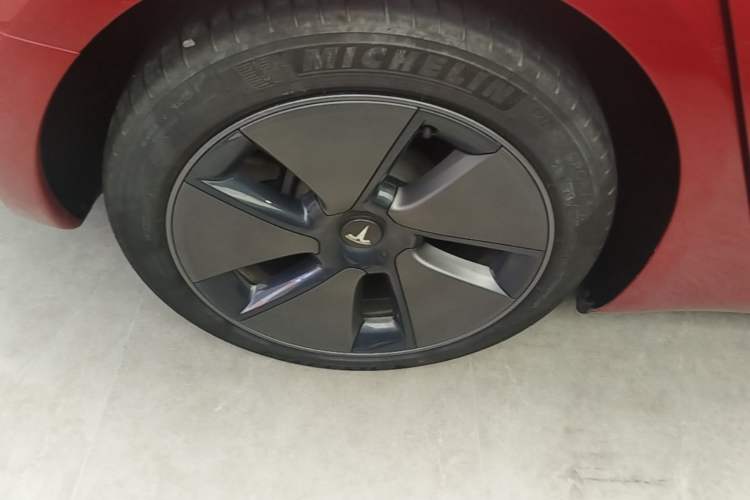 Used Tesla Model 3 2022 Rear-Wheel-Drive Version Right Rear Wheel Hub