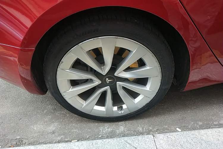 Used Tesla Model 3 2022 Rear-Wheel-Drive Version Right Rear Wheel Hub