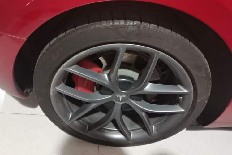 Used Tesla Model 3 2022 Performance High-Performance All-Wheel-Drive Version Right Rear Wheel Hub