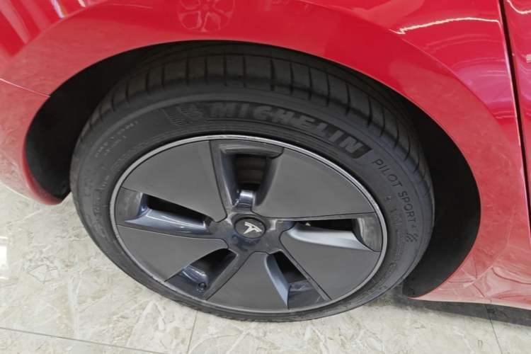 Used Tesla Model 3 2022 Rear-Wheel-Drive Version Right Rear Wheel Hub