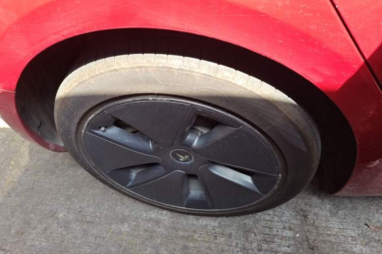 Used Tesla Model 3 2022 Rear-Wheel-Drive Version Right Rear Wheel Hub