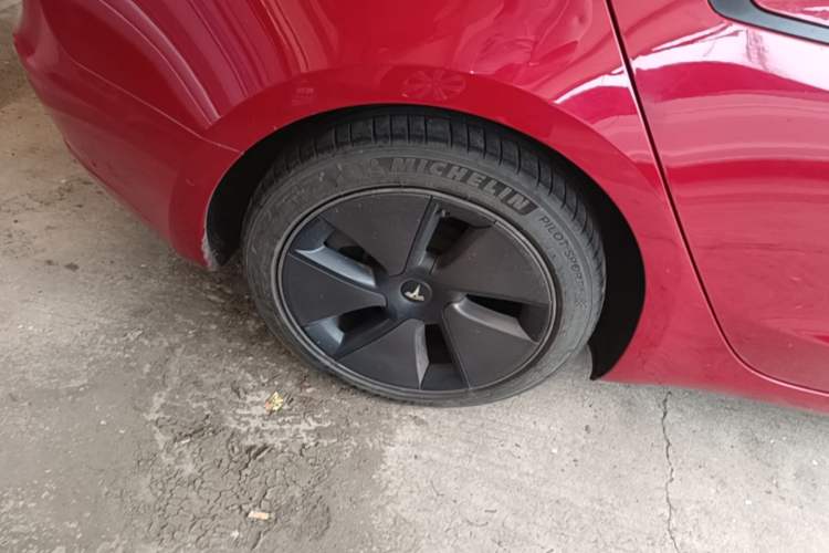 Used Tesla Model 3 2022 Rear-Wheel-Drive Version Right Rear Wheel Hub