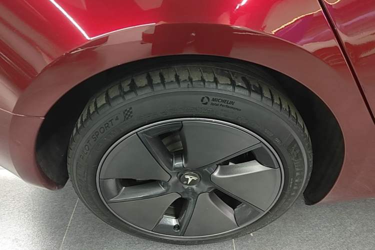 Used Tesla Model 3 2022 Rear-Wheel-Drive Version Right Rear Wheel Hub