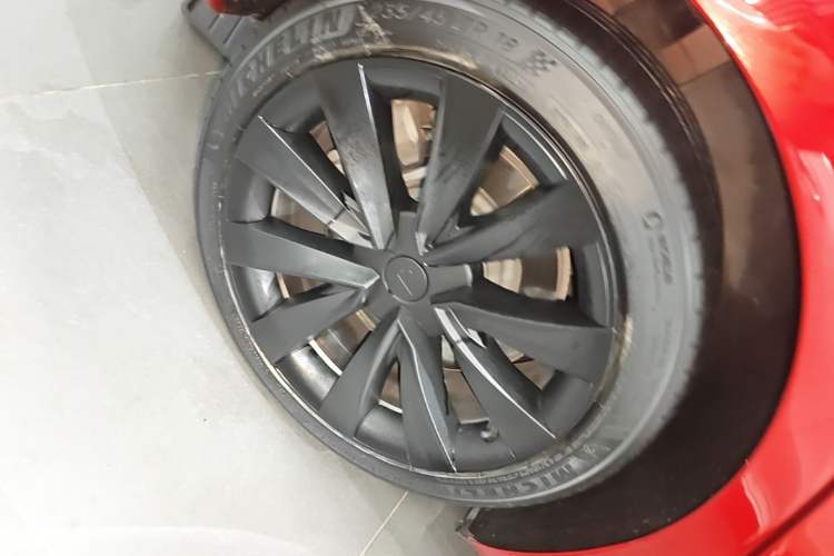 Used Tesla Model 3 2022 Rear-Wheel-Drive Version Right Rear Wheel Hub