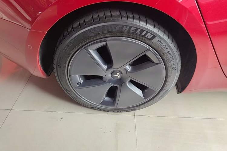 Used Tesla Model 3 2022 Rear-Wheel-Drive Version Right Rear Wheel Hub