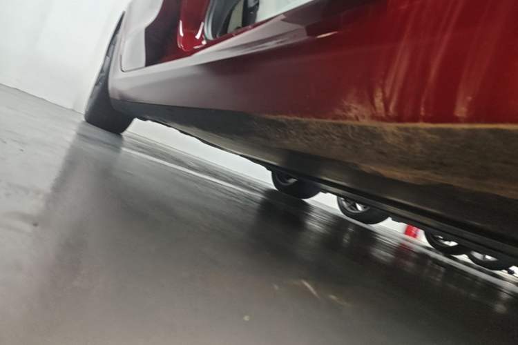 Used Tesla Model 3 2022 Performance High-Performance All-Wheel-Drive Version Right Side Sill