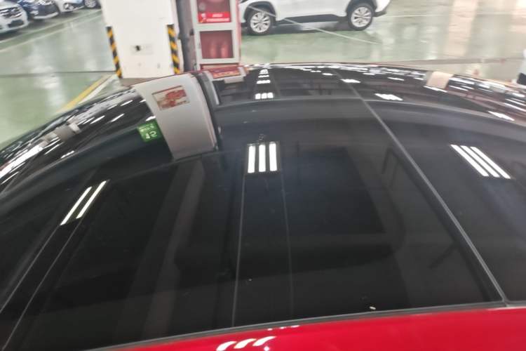 Used Tesla Model 3 2022 Rear-Wheel-Drive Version Roof
