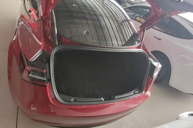 Used Tesla Model 3 2022 Rear-Wheel-Drive Version Trunk