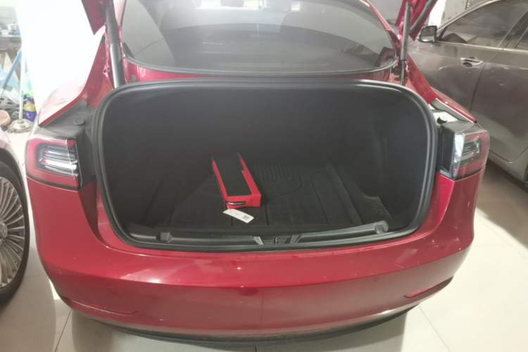 Used Tesla Model 3 2022 Performance High-Performance All-Wheel-Drive Version Trunk