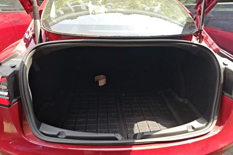 Used Tesla Model 3 2022 Rear-Wheel-Drive Version Trunk