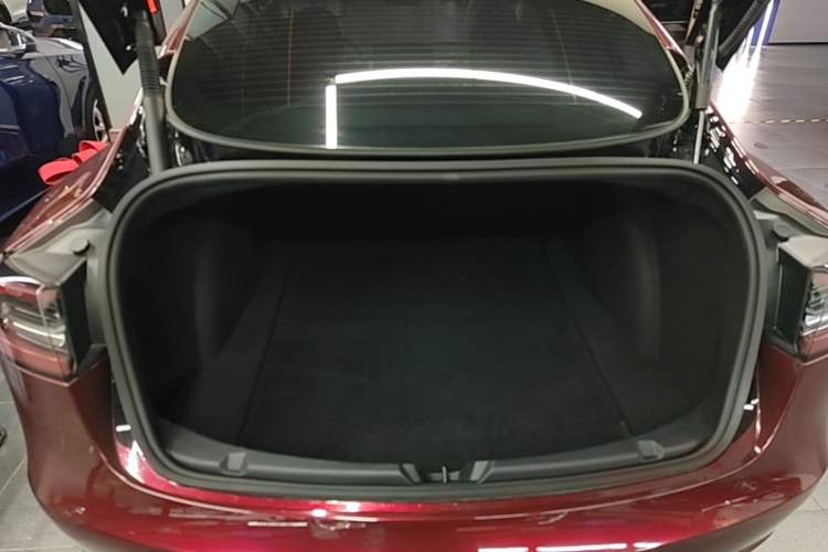 Used Tesla Model 3 2022 Rear-Wheel-Drive Version Trunk