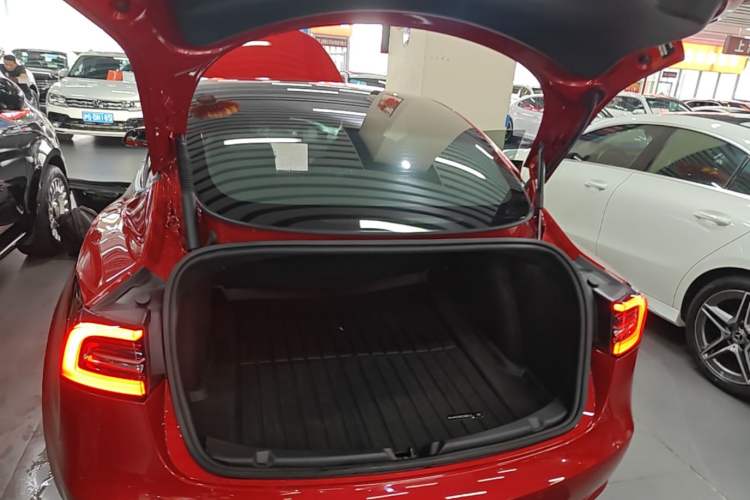 Used Tesla Model 3 2022 Rear-Wheel-Drive Version Trunk
